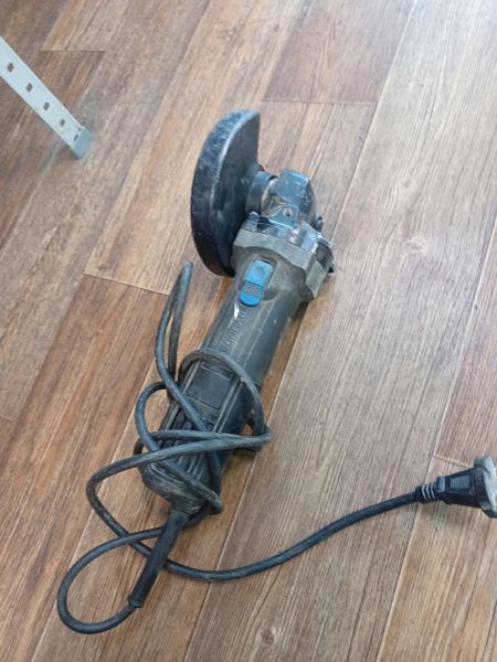 шлифмашина угловая сетевая Hyundai HD-750AG в Иркутск
