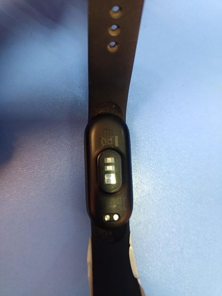 умные часы и браслеты Xiaomi Mi Smart Band 6 (XMSH15HM) с СЗУ в Иркутск