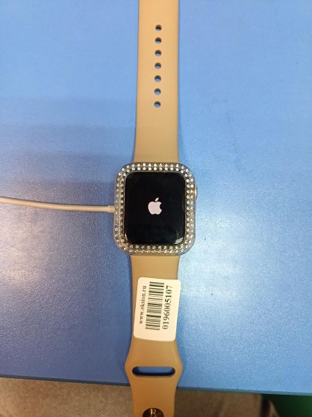 умные часы и браслеты Apple Watch SE 2 40mm (A2722) с СЗУ в Усолье-Сибирское