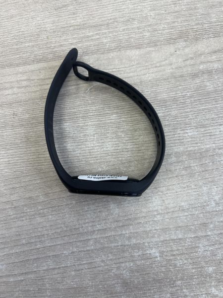 Купить Xiaomi Smart Band 7 (M2129B1) с СЗУ в Иркутск за 400 руб.