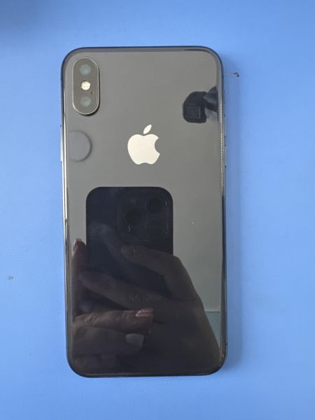 Купить Apple iPhone X 64GB в Шелехов за 7000 руб.