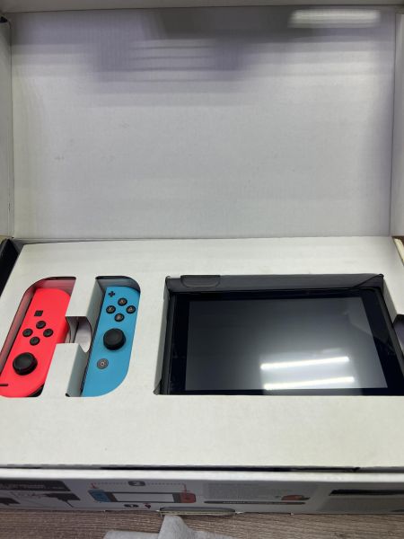 Купить Nintendo Switch HAC-001(-01) в Иркутск за 18700 руб.