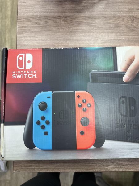 Купить Nintendo Switch HAC-001(-01) в Иркутск за 18700 руб.