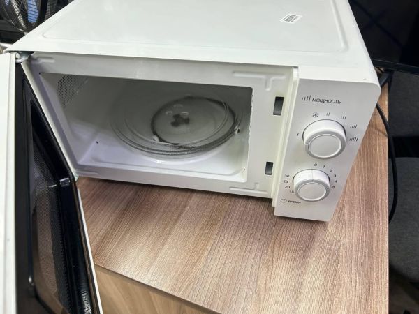 Купить Hyundai HYM-M2038 в Иркутск за 2400 руб.