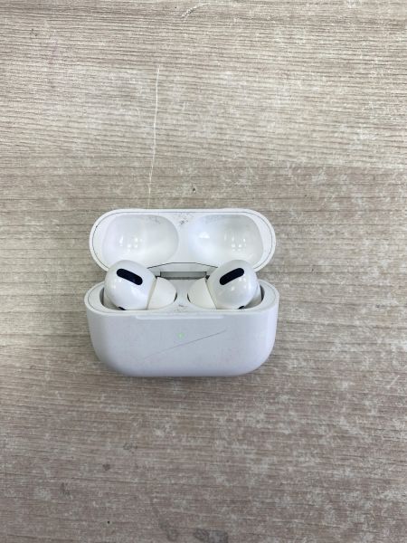 Купить Apple AirPods Pro (A2083, A2084) в Иркутск за 4650 руб.