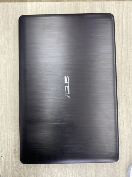 Купить ASUS VivoBook X540SA-XX018T (RAM 2GB/HDD 500GB + SSD 60 GB) в Иркутск за 8050 руб.