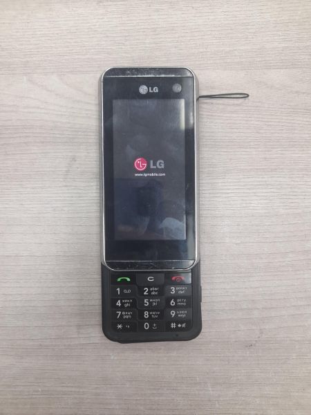 Купить LG KF700 в Иркутск за 550 руб.
