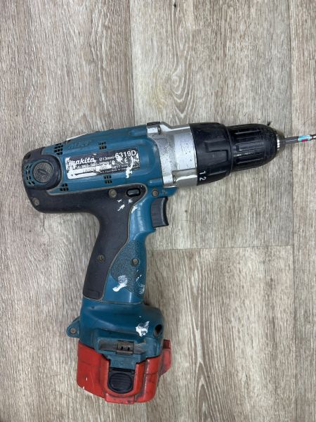 Купить Makita 6319D с СЗУ в Иркутск за 4100 руб.
