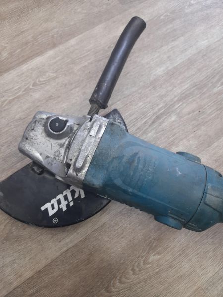 Купить Makita GA9050 в Иркутск за 3400 руб.