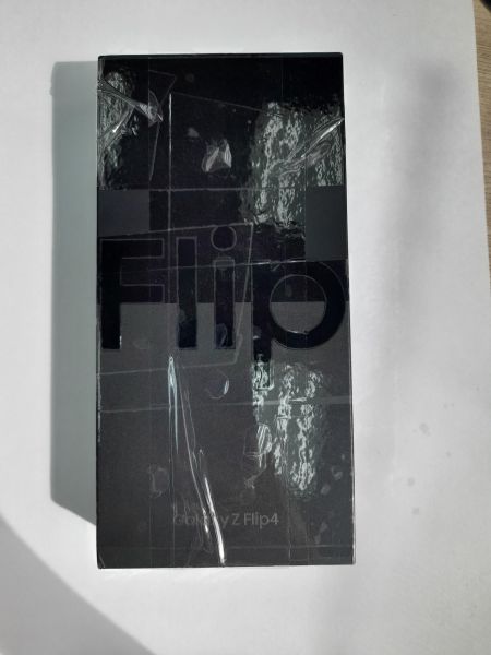 Купить Samsung Galaxy Z Flip 4 8/512GB (F721B) Duos в Иркутск за 43250 руб.