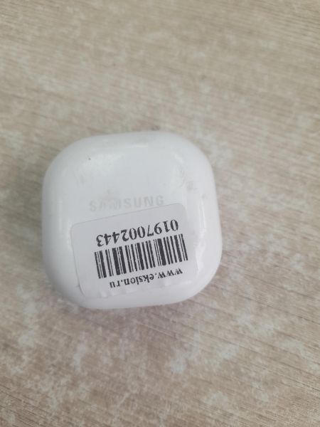 Купить Samsung Galaxy Buds Live (SM-R180/N) в Иркутск за 2000 руб.