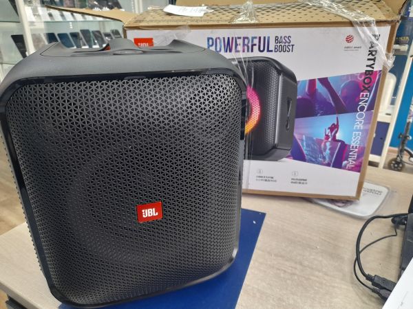 Купить JBL Partybox Encore Essential в Иркутск за 16500 руб.