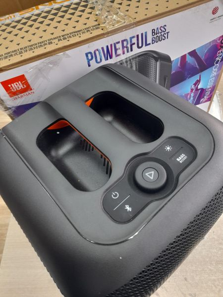 Купить JBL Partybox Encore Essential в Иркутск за 16500 руб.