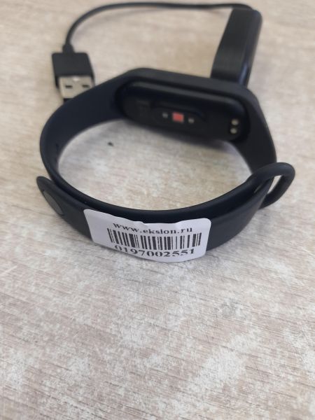 Купить Xiaomi Mi Smart Band 4 NFC (XMSH08HM) с СЗУ в Иркутск за 700 руб.