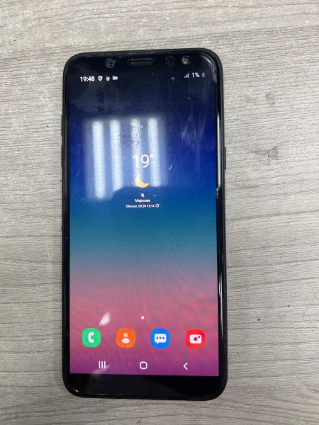Купить Samsung Galaxy A6 2018 3/32GB (A600FN) Duos в Иркутск за 2600 руб.