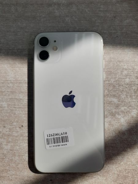 Купить Apple iPhone 11 64GB в Иркутск за 13500 руб.