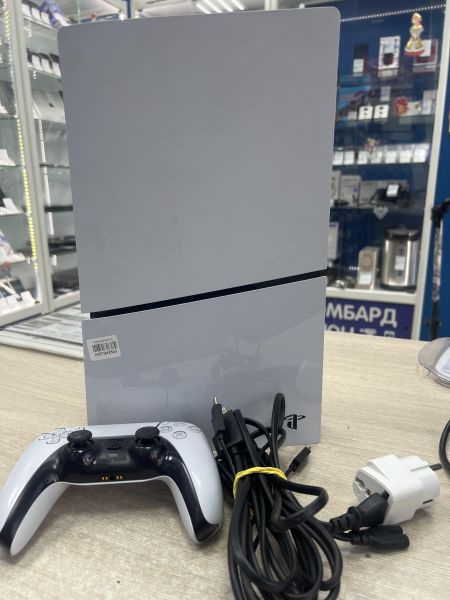 Купить Sony PlayStation 5 Slim 1TB (CFI-2000, с дисководом) в Иркутск за 37400 руб.