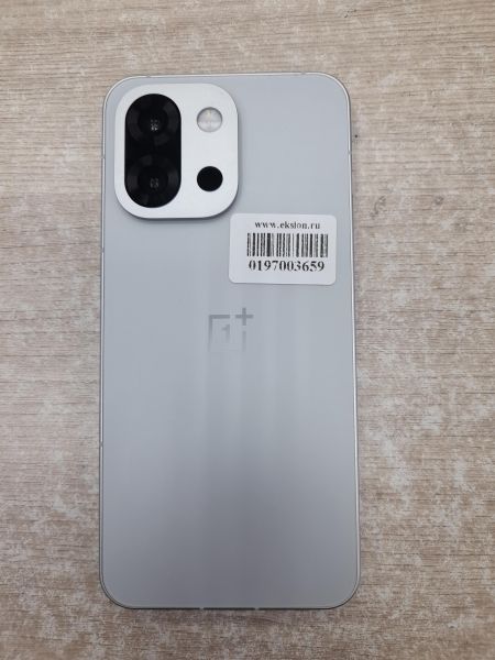 Купить OnePlus 13T 12/256GB (PKX110) Duos в Иркутск за 35000 руб.