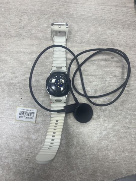 Купить Samsung Galaxy Watch 7 40mm (SM-L305F) с СЗУ в Иркутск за 7000 руб.