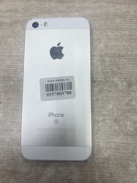 Купить Apple iPhone SE 1st gen. 2016 32GB в Иркутск за 3200 руб.