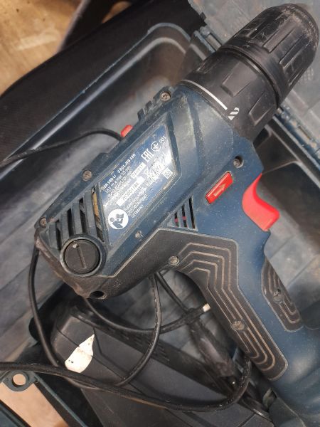 Купить Bosch GSR 180-LI (1700 об/мин) с СЗУ в Иркутск за 4200 руб.