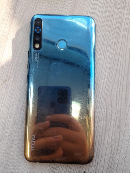 Купить TECNO Camon 12 4/64GB (CC7) Duos в Иркутск за 2100 руб.