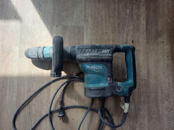 отбойный молоток и бетонолом Makita HM1111C в Иркутск