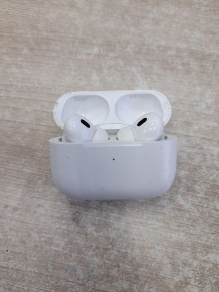 Купить Реплика Apple AirPods Pro 2  (A2931, A2698, A2699, A3047, A3048, A3049) в Иркутск за 700 руб.