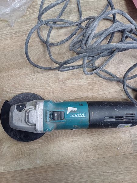 Купить Makita 9565CVR в Иркутск за 3600 руб.