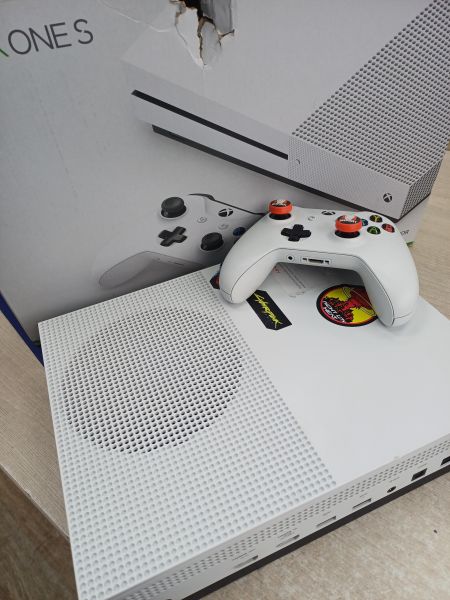 игровая приставка Microsoft Xbox One S 1000GB (1681, с дисководом) в Иркутск