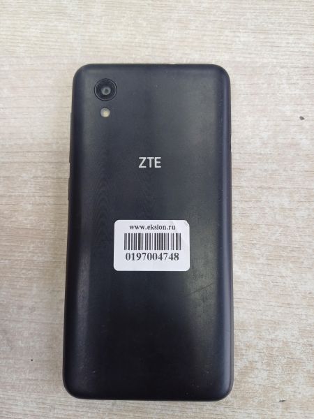 Купить ZTE Blade L8 16GB (L8RU) Duos в Иркутск за 1000 руб.