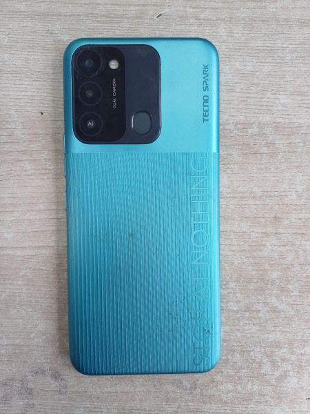 Купить TECNO Spark Go 2022 2/32GB (KG5m) Duos в Иркутск за 2600 руб.