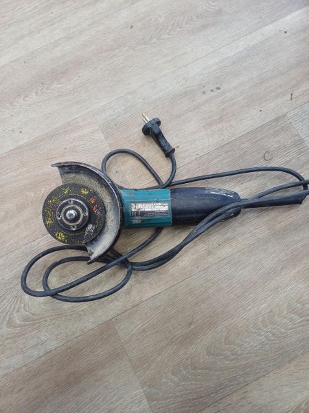 шлифмашина угловая сетевая Makita GA5030 в Иркутск