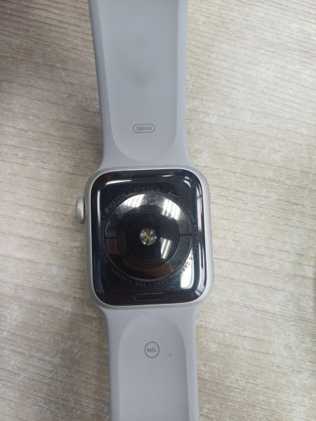 умные часы и браслеты Apple Watch Series 4 40mm (A1977) с СЗУ в Иркутск