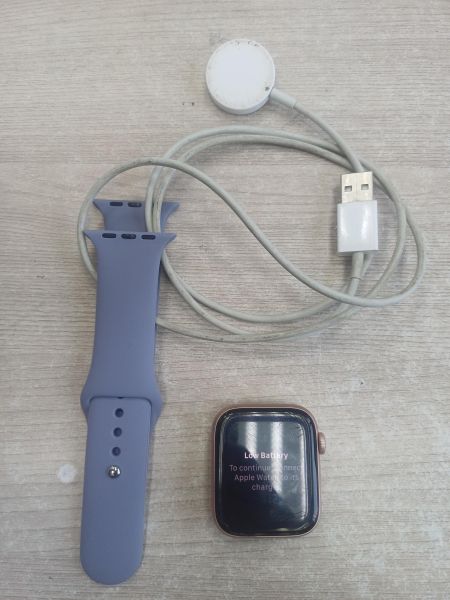 умные часы и браслеты Apple Watch SE 44mm (A2352) с СЗУ в Иркутск