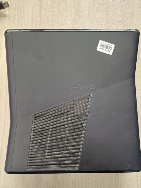игровая приставка Microsoft Xbox 360 S 4GB (1439) в Иркутск