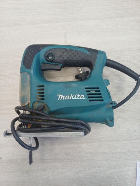 электролобзик Makita 4329 в Иркутск