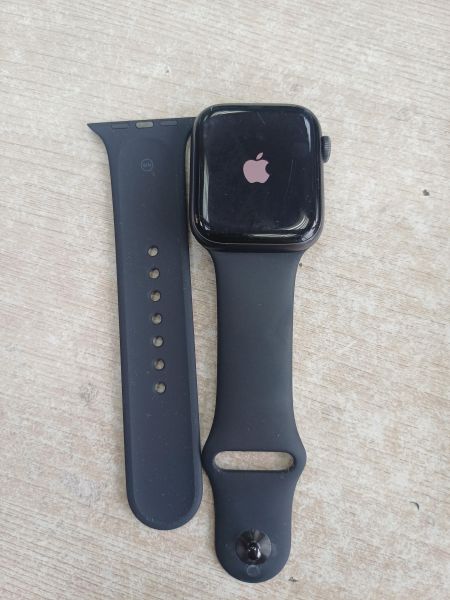 умные часы и браслеты Apple Watch SE 44mm (A2354) с СЗУ в Иркутск