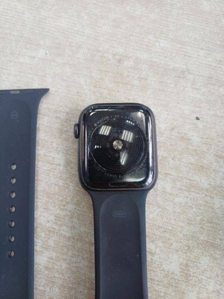 умные часы и браслеты Apple Watch SE 44mm (A2354) с СЗУ в Иркутск
