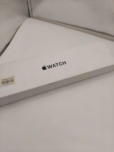 Купить Apple Watch SE 44mm (A2352) с СЗУ в Иркутск за 6800 руб.