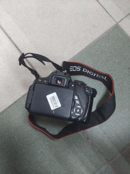 Купить Canon EOS 650D kit (DS126371) с СЗУ в Иркутск за 12400 руб.