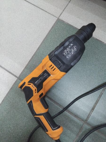 перфоратор сетевой DEKO DKH950W в Иркутск