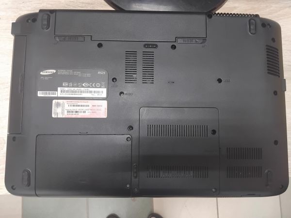 ноутбук Samsung NP-R525-JT03RU (SSD 256 GB) в Иркутск