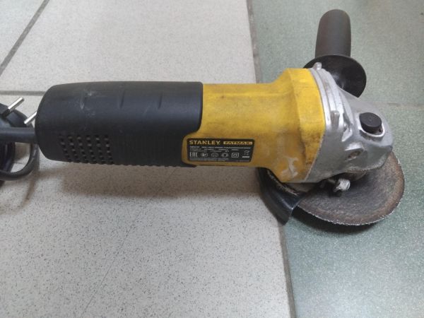 шлифмашина угловая сетевая STANLEY Fatmax FMEG725 в Иркутск