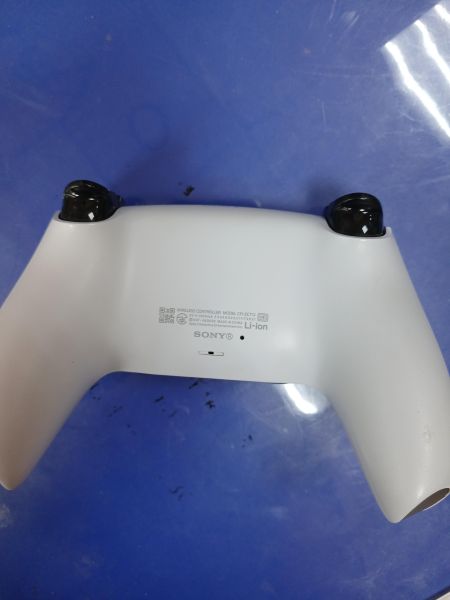контроллер и геймпад Sony PlayStation DualSense (CFI-ZCT1J) в Иркутск