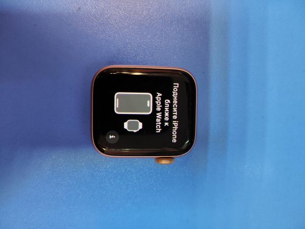Купить Apple Watch SE 2 40mm (A2722) с СЗУ в Иркутск за 8100 руб.