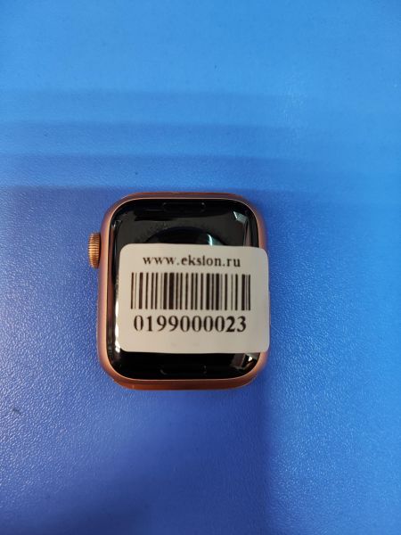 Купить Apple Watch SE 2 40mm (A2722) с СЗУ в Иркутск за 8100 руб.