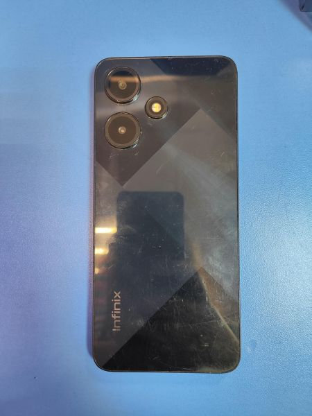 Купить Infinix Hot 30i 4/64GB (X669D) Duos в Иркутск за 3600 руб.