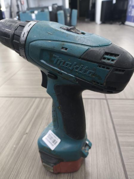 Купить Makita 6271D с СЗУ в Ангарск за 1650 руб.