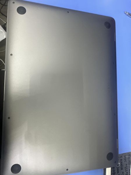 Купить Apple MacBook Air 13 2020 8/256GB (A2337) в Ангарск за 43100 руб.